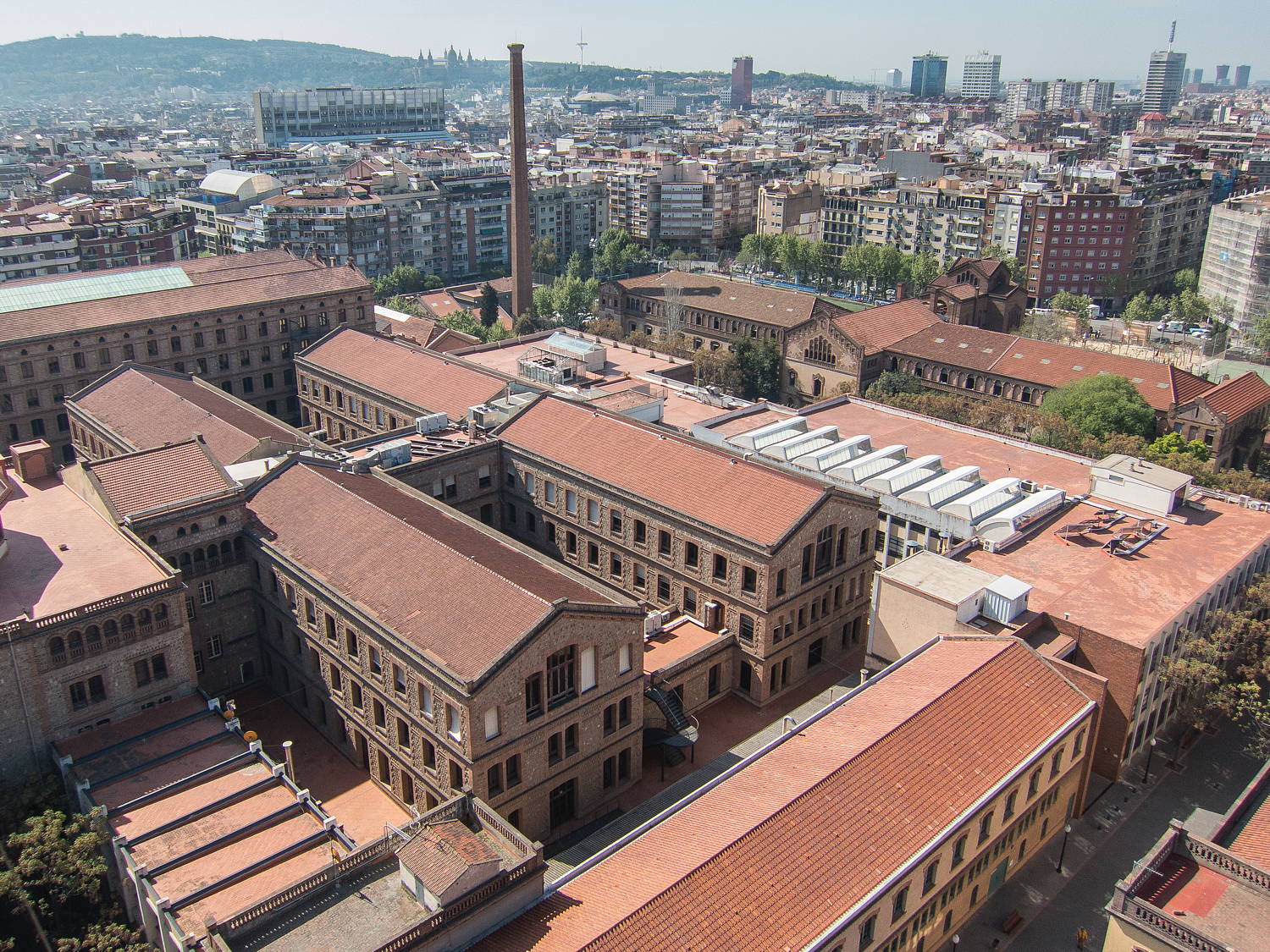 Vista aèria del recinte de l'Escola Industrial. Diputació de Barcelona. Subdirecció d'Imatge Corporativa i Promoció Institucional, 2018. Autoria: Eva Guillamet