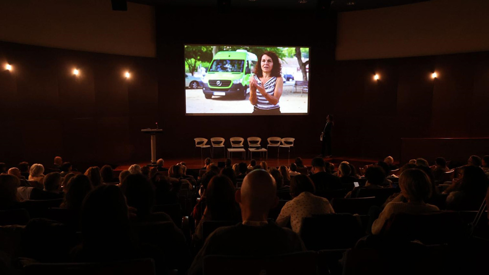 Projecció de l'audiovisual: 30 anys d'UMIC, un servei de proximitat a la ciutadania. Projecció de l'audiovisual: 30 anys d'UMIC, un servei de proximitat a la ciutadania.