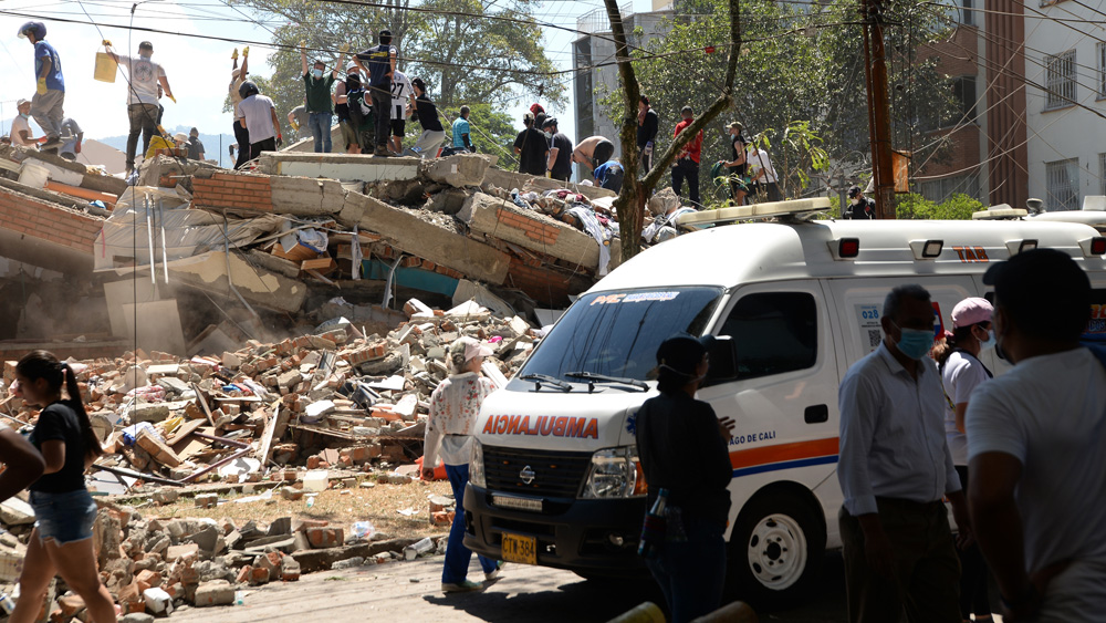 Imatges del terratrèmol de magnitud 7,4 que va sacsejar la zona sud occidental de Colòmbia. Foto: Harold Diaz Lara / Shutterstock.com Imatges del terratrèmol de magnitud 7,4 que va sacsejar la zona sud occidental de Colòmbia. Foto: Harold Diaz Lara / Shutterstock.com