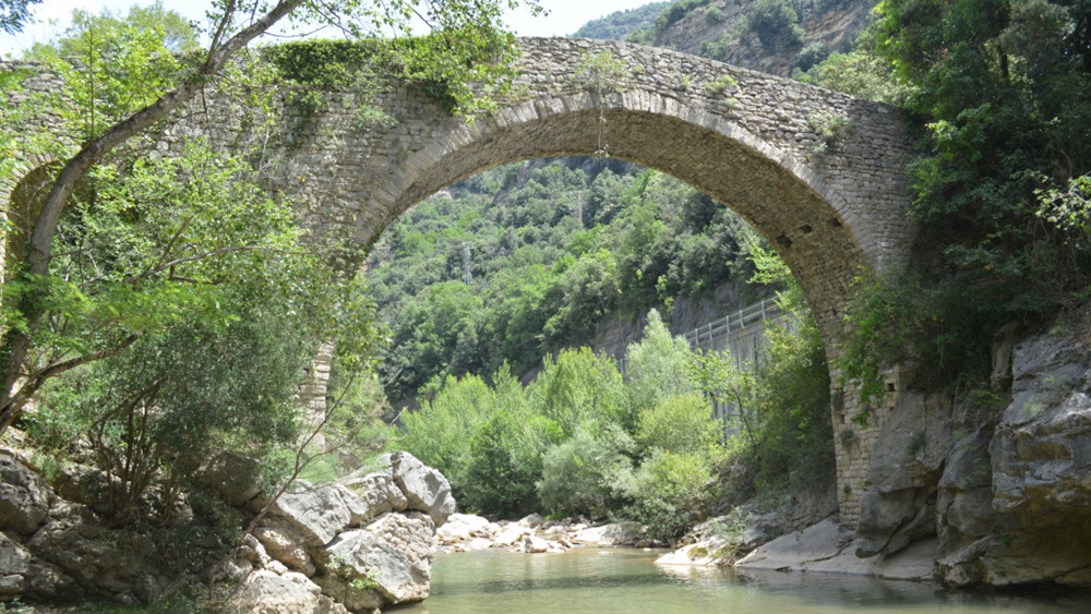 Pont del far a La Nou de Berguedà