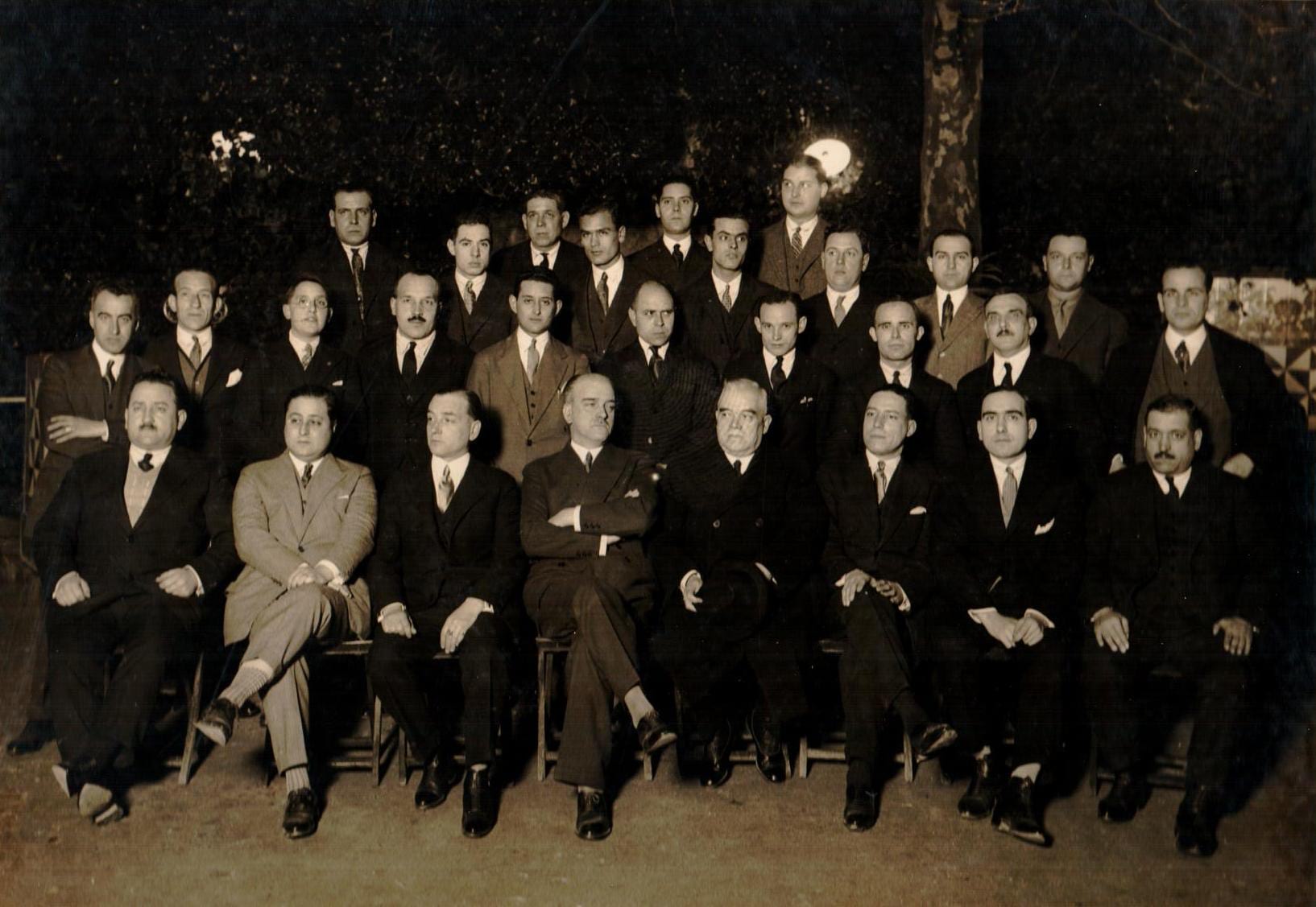 imatge Membres de la societat textil Hilaturas Labor S.A., c. 1950, Súria. Fons de Cal Jover, Arxiu Municipal de Súria.