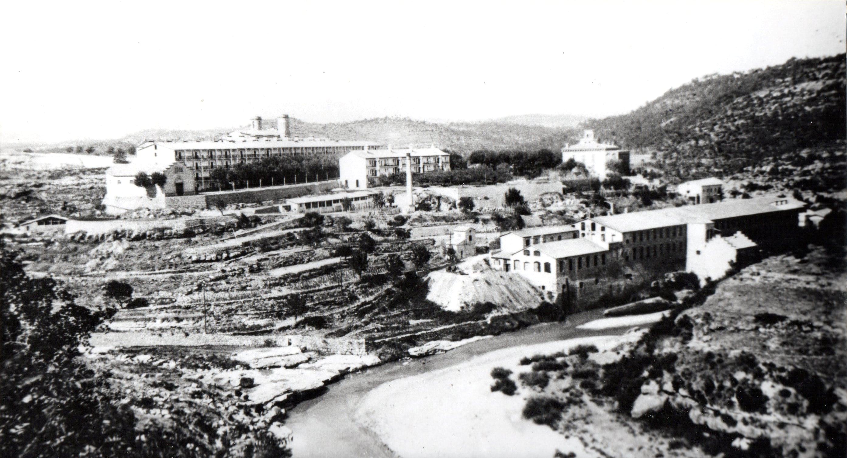 imatge Vista general de Viladomiu Nou, 1930, Gironella. Arxiu Municipal de Gironella.