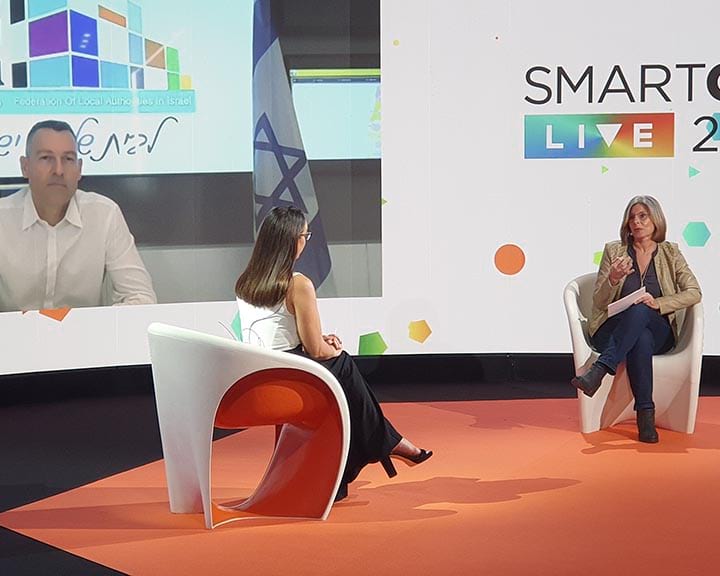 La vicepresidenta Carmela Fortuny, al paltó de l'Smart City Live. Foto: Edgar Mata Roca / Diputació de Barcelona La vicepresidenta Carmela Fortuny, al paltó de l'Smart City Live. Foto: Edgar Mata Roca / Diputació de Barcelona