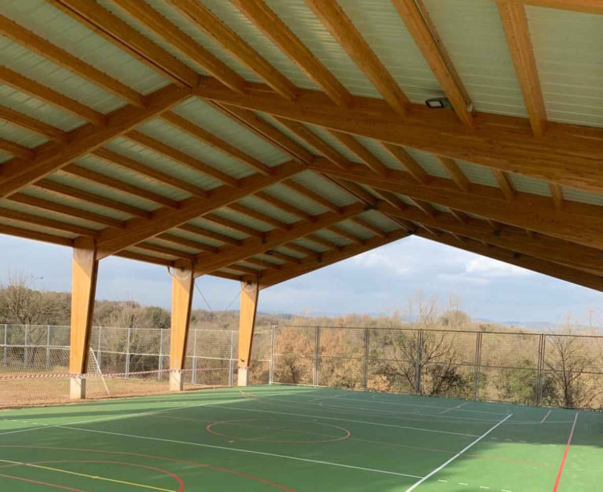 Nova coberta de la pista de Sant Martí d'Albars Nova coberta de la pista de Sant Martí d'Albars