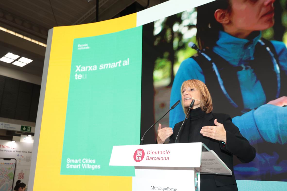 Lluïsa Moret, a l'estand de la Diputació de Barcelona a l'Smart City Expo World Congress. Foto: Òscar Ferrer / Diputació de Barcelona Lluïsa Moret, a l'estand de la Diputació de Barcelona a l'Smart City Expo World Congress. Foto: Òscar Ferrer / Diputació de Barcelona