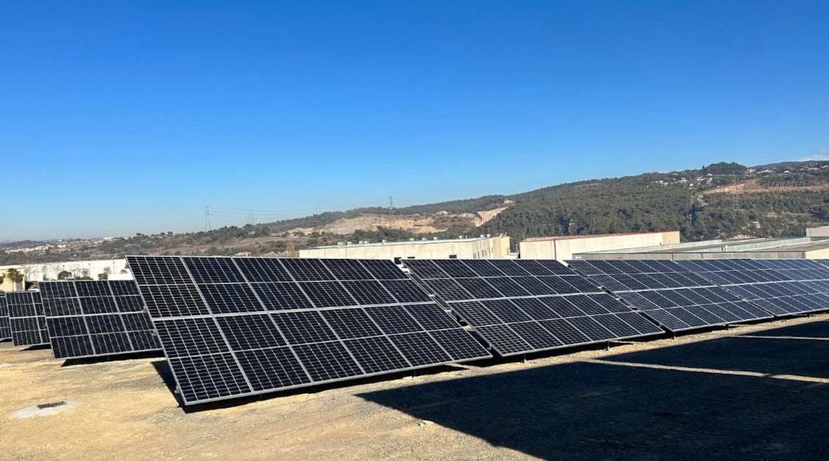 Instal·lació fotovoltaica sobre terreny a Centelles. Foto: Diputació de Barcelona Instal·lació fotovoltaica sobre terreny a Centelles. Foto: Diputació de Barcelona