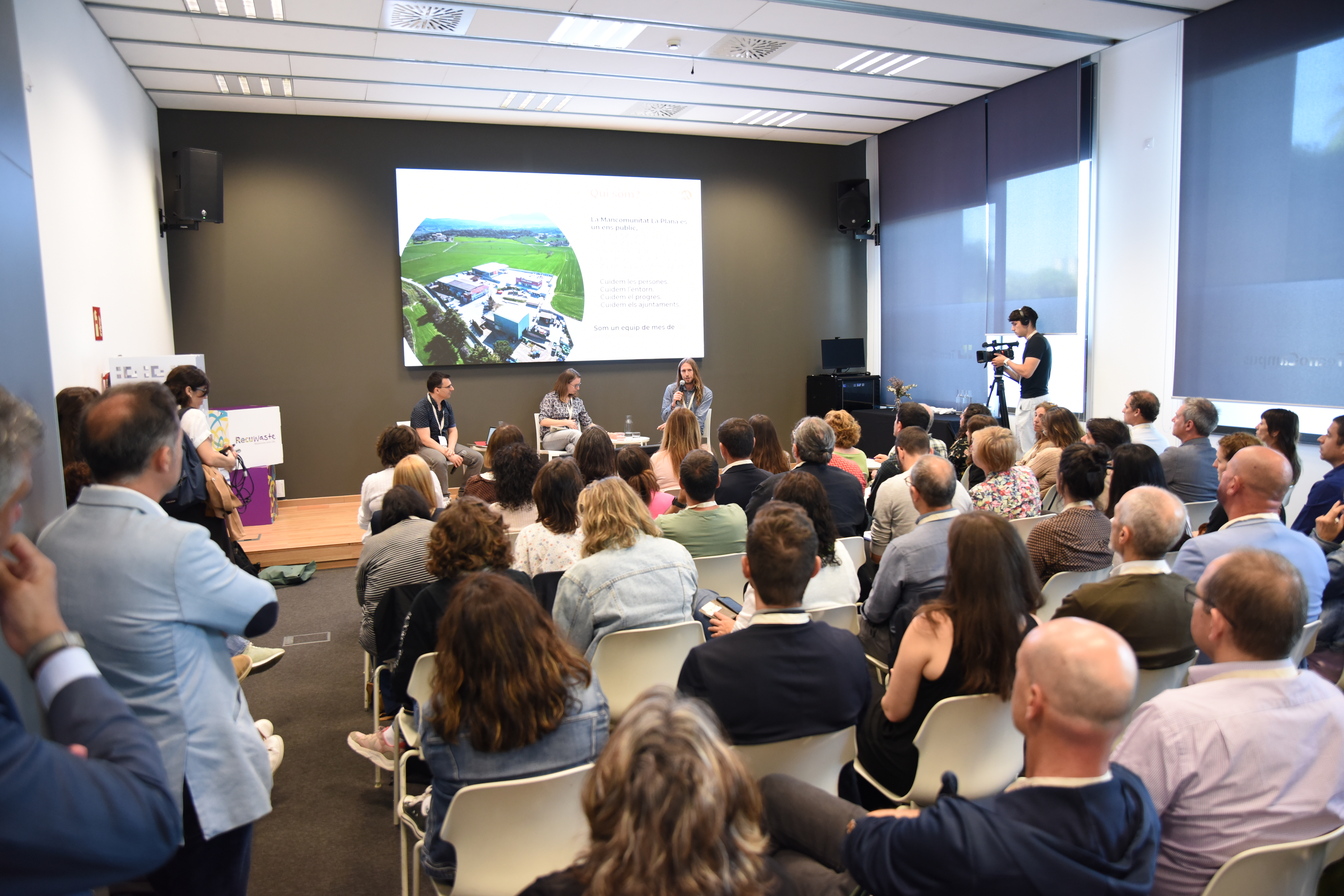 Una de les sessions organitzades per la Diputació de Barcelona al congrés Recuwaste 2025. Foto: Marga Cruz Una de les sessions organitzades per la Diputació de Barcelona al congrés Recuwaste 2025. Foto: Marga Cruz