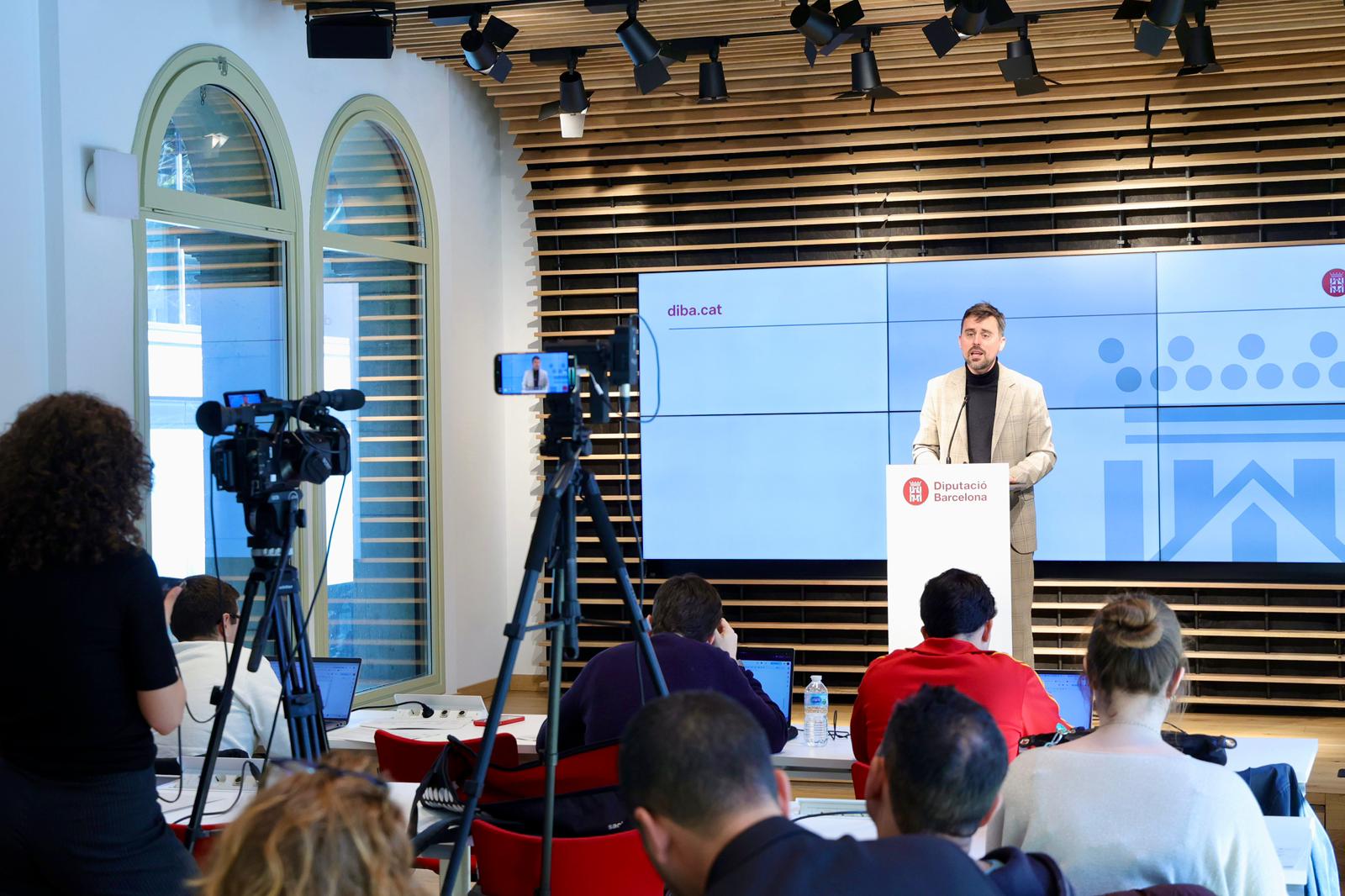 El diputat d'Acció Climàtica i Transició Energètica, Marc Serra, durant la presentació de la tercera edició de Renovables 2030. Foto: Òscar Ferrer El diputat d'Acció Climàtica i Transició Energètica, Marc Serra, durant la presentació de la tercera edició de Renovables 2030. Foto: Òscar Ferrer