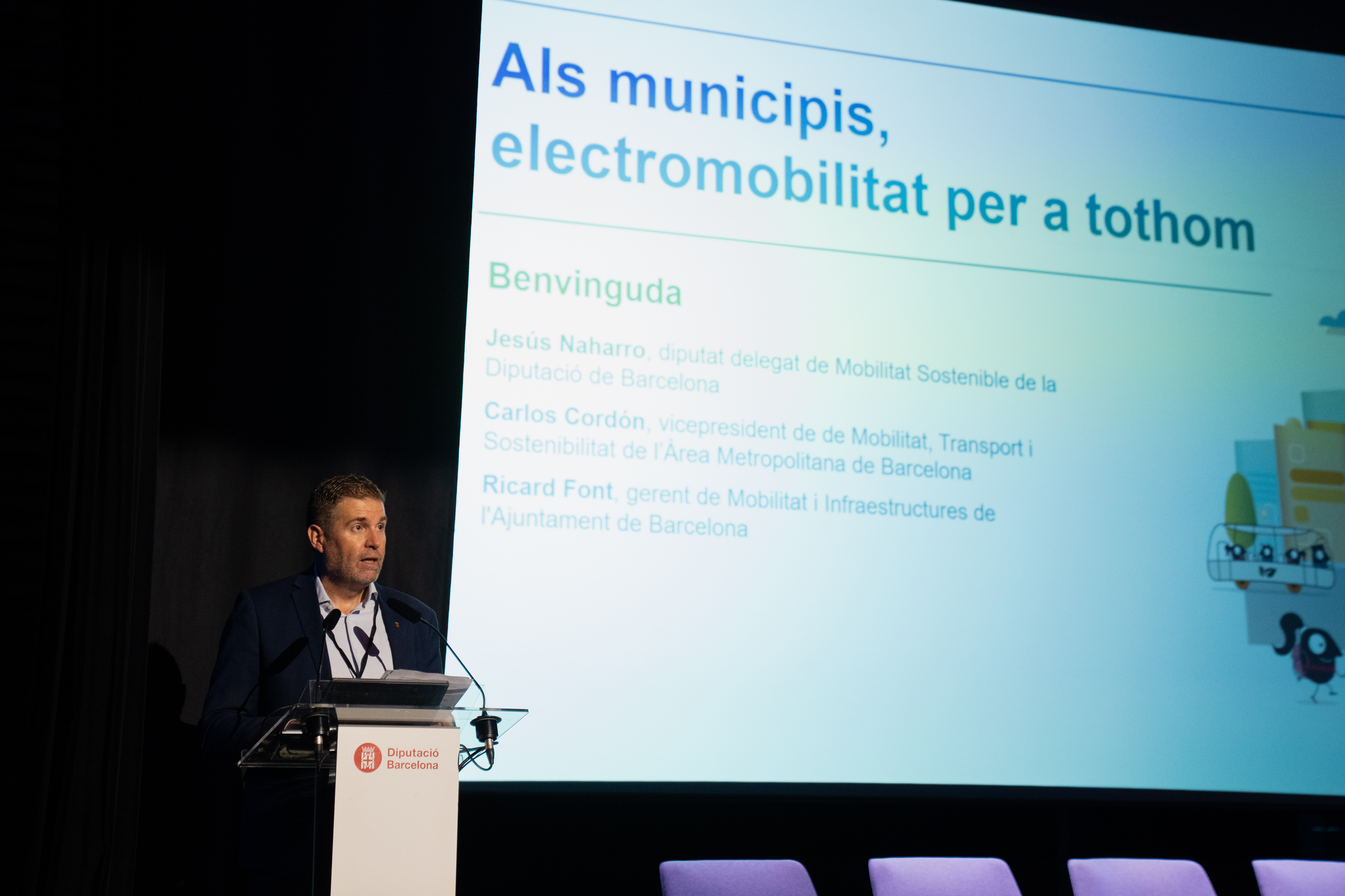 El diputat de Mobilitat Sostenible, Jesús Naharro, ha presentat l'estudi d'electromobilitat a la província. Foto: MOMO Productions / Diputació de Barcelona El diputat de Mobilitat Sostenible, Jesús Naharro, ha presentat l'estudi d'electromobilitat a la província. Foto: MOMO Productions / Diputació de Barcelona