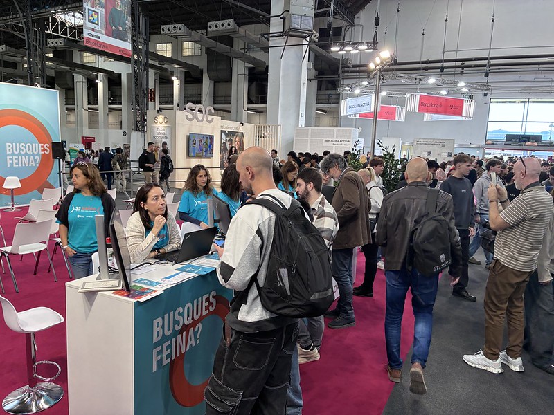 La Diputació de Barcelona hi participa al Saló de l'Ocupació per donar a conèixer els serveis per a recerca de feina i millora d'ocupabilitat. Foto: Diputació de Barcelona La Diputació de Barcelona hi participa al Saló de l'Ocupació per donar a conèixer els serveis per a recerca de feina i millora d'ocupabilitat. Foto: Diputació de Barcelona
