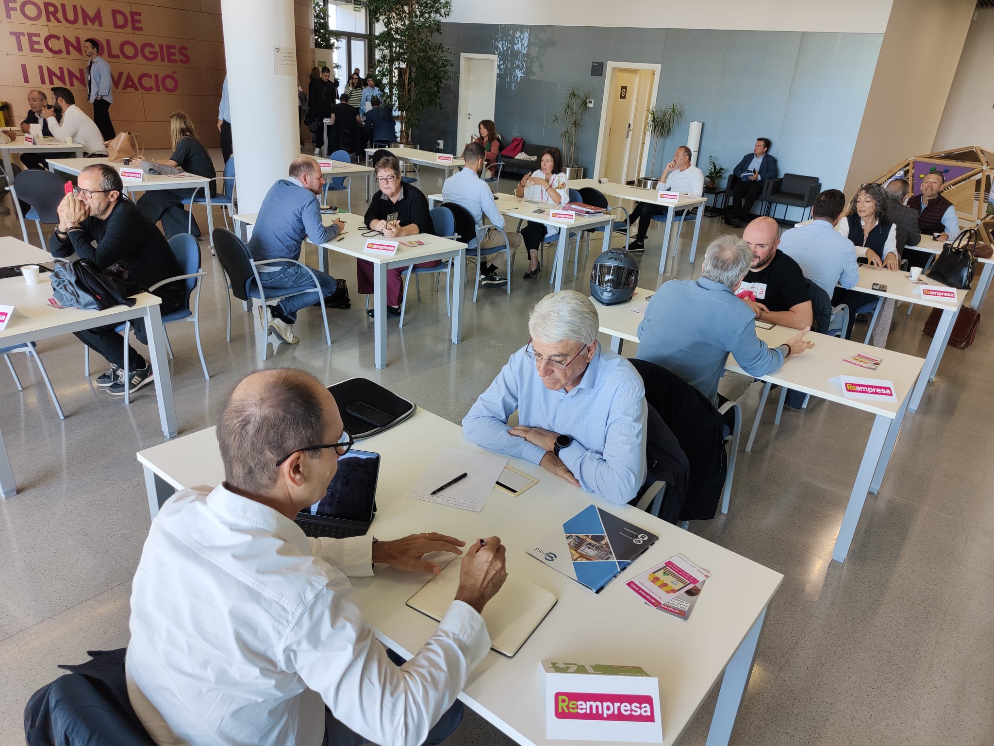 La jornada ha propiciat una cinquantena trobades entre cedents i persones reemprenedores. Foto: Ajuntament de Sabadell La jornada ha propiciat una cinquantena trobades entre cedents i persones reemprenedores. Foto: Ajuntament de Sabadell
