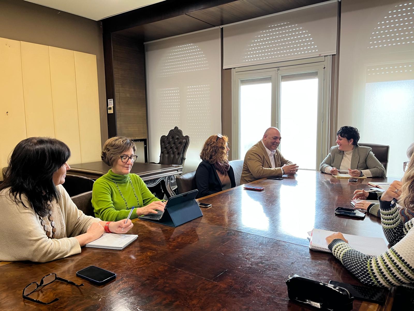 Reunió de treball amb l'Ajuntament de Santa Coloma de Gramenet Reunió de treball amb l'Ajuntament de Santa Coloma de Gramenet