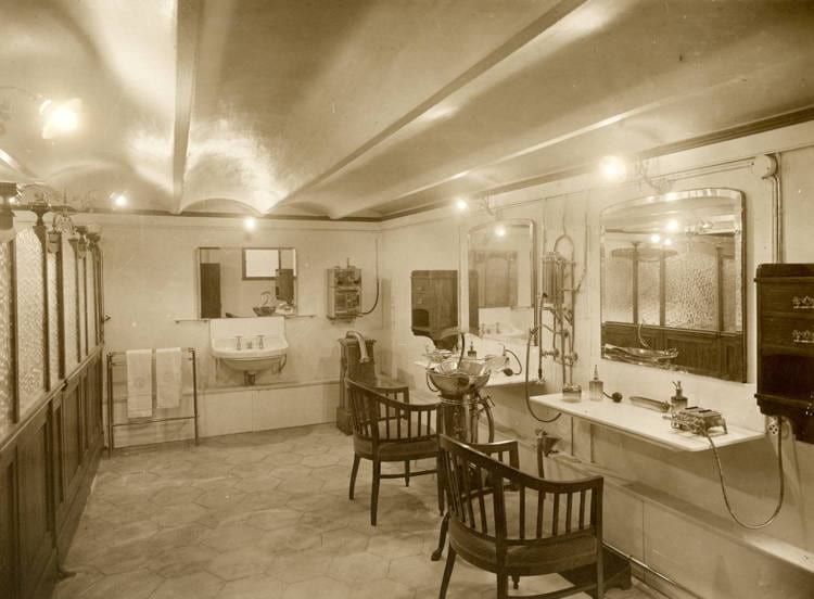 Saló de pentinat, c.1925. Autoria desconeguda. Fons: Institut de Cultura i Biblioteca Popular de la Dona. (CAT AGDB 1)