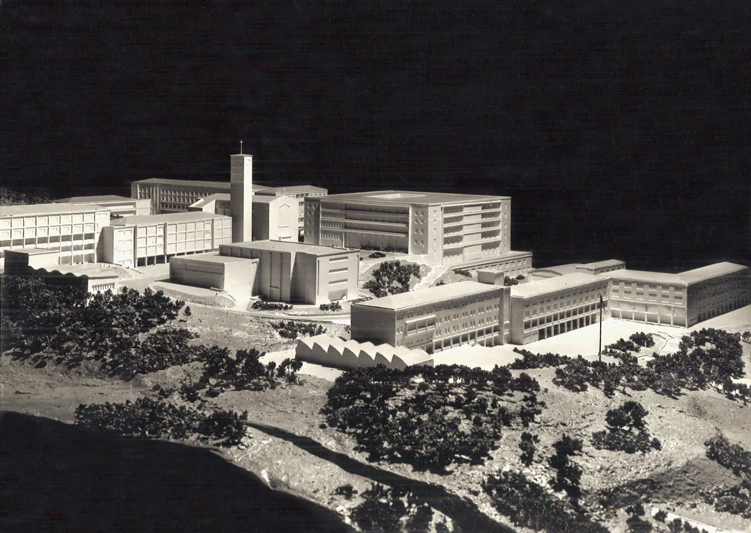 Construcció de les Llars Mundet, c. 1955. Autoria: Joan Francès Estorch. Fons: Diputació de Barcelona. (CAT AGDB R.18006)